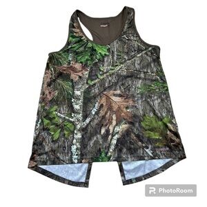 Magellan Outdoors Hunt Gear xl workout tank Bundle & Save